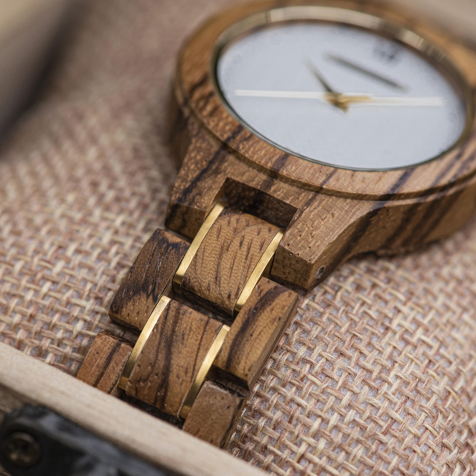 LuxeWood - Artic Gold Edition